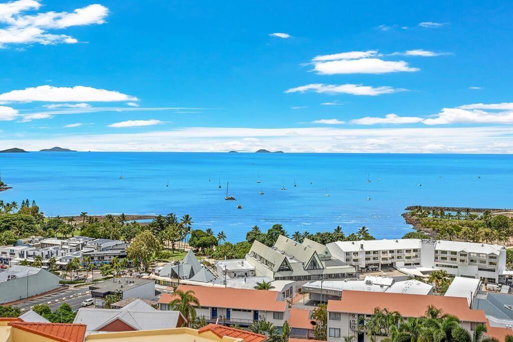 Aqua Vista Apartment แอร์ลีบีช ภายนอก รูปภาพ