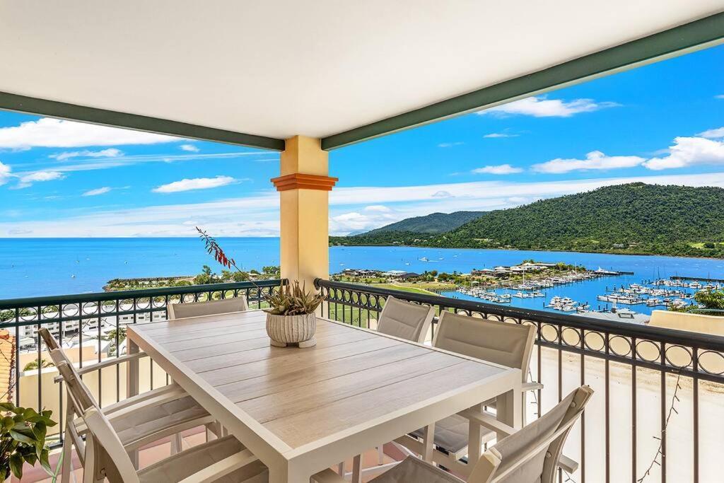 Aqua Vista Apartment แอร์ลีบีช ภายนอก รูปภาพ