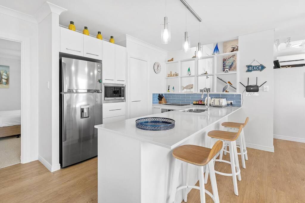Aqua Vista Apartment แอร์ลีบีช ภายนอก รูปภาพ