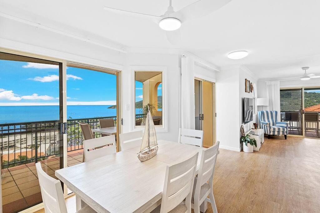 Aqua Vista Apartment แอร์ลีบีช ภายนอก รูปภาพ