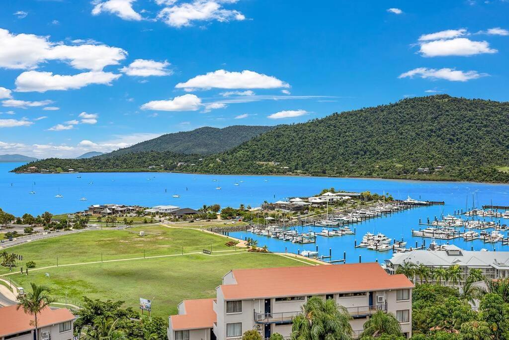 Aqua Vista Apartment แอร์ลีบีช ภายนอก รูปภาพ